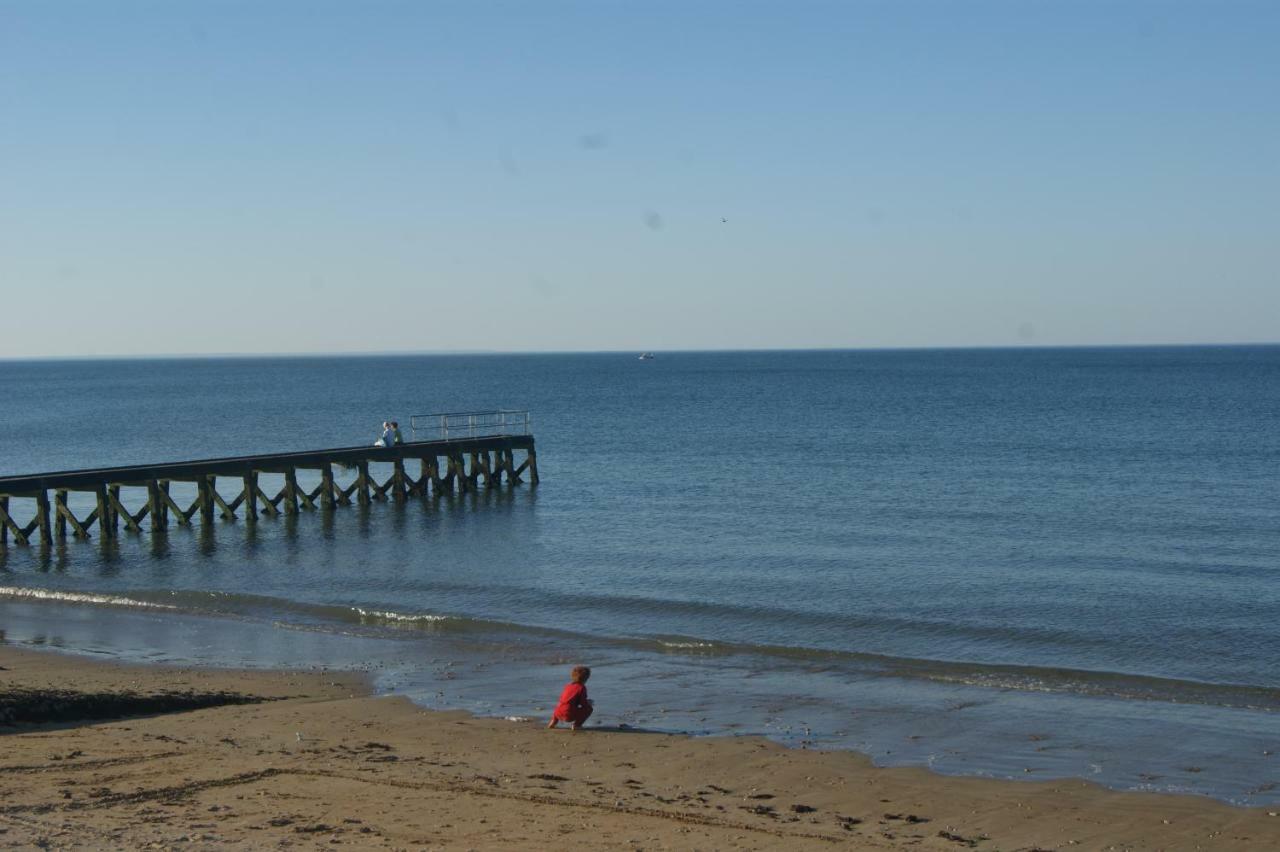 Gite "Les Pieds Dans Le Sable" Villa Grandcamp-Maisy Esterno foto