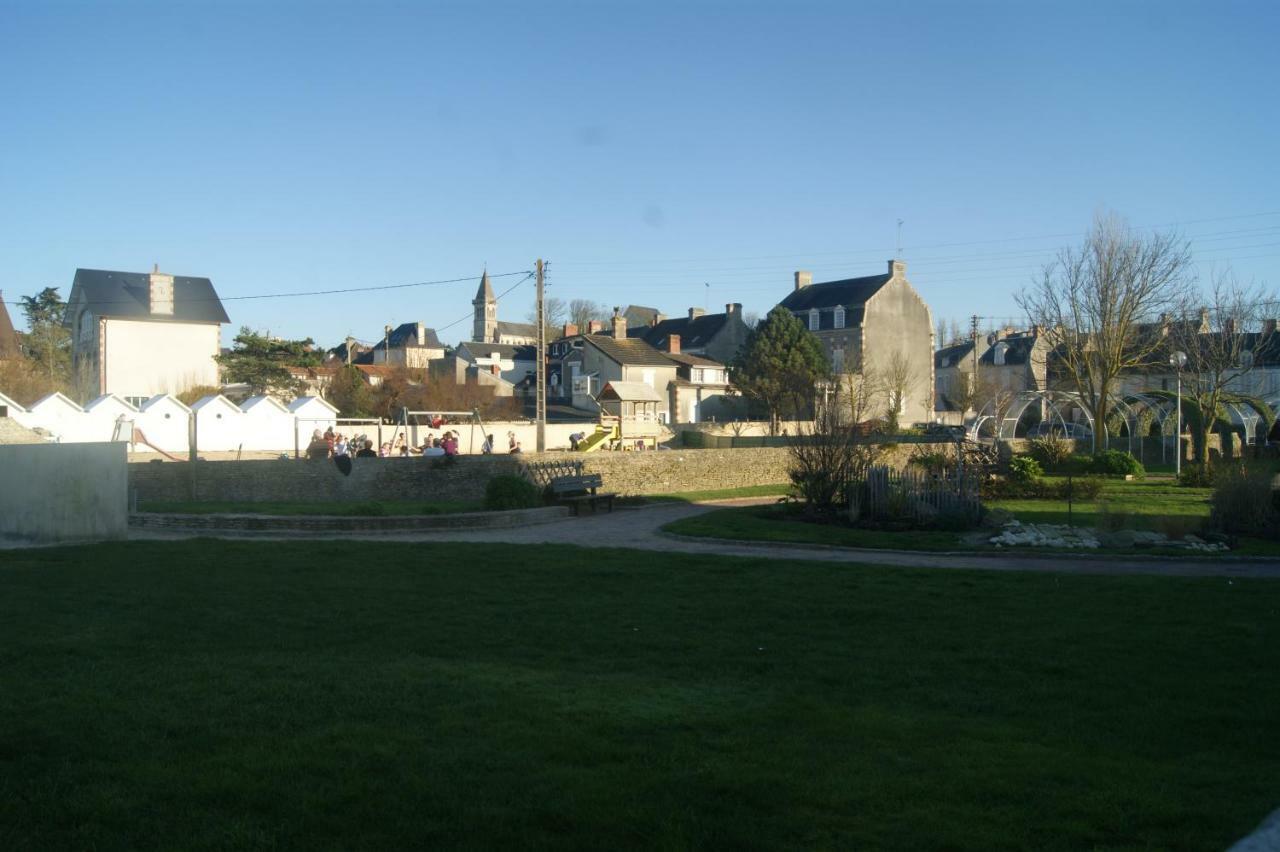 Gite "Les Pieds Dans Le Sable" Villa Grandcamp-Maisy Esterno foto